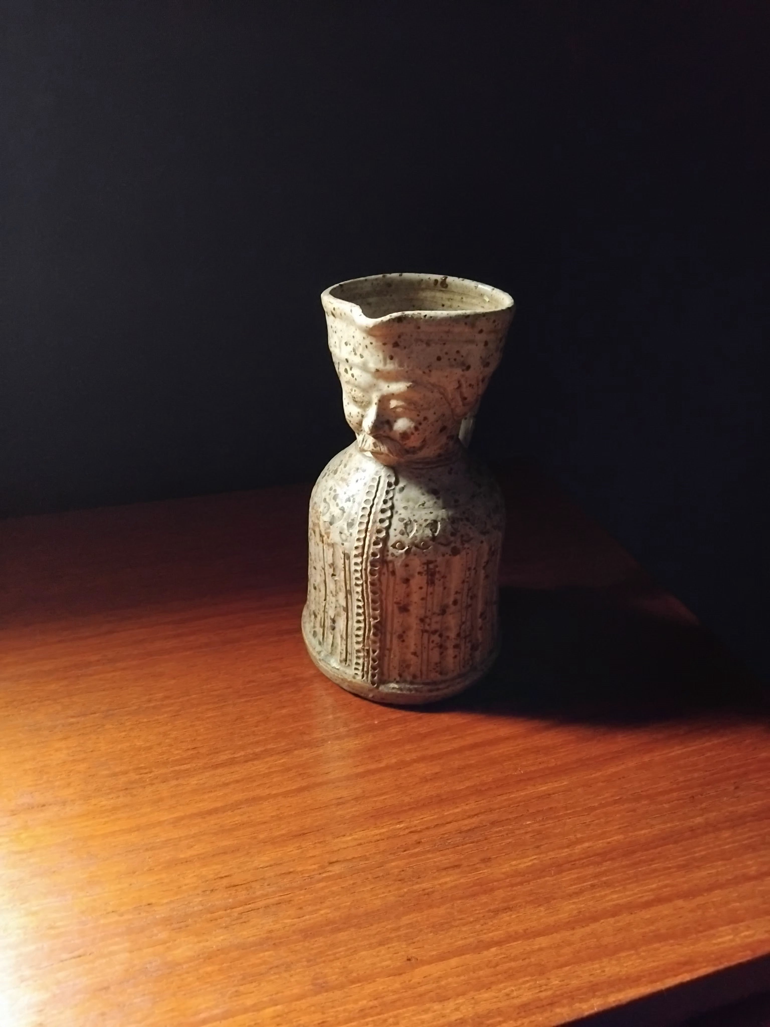 Pichet anthropomorphe grès mid-century