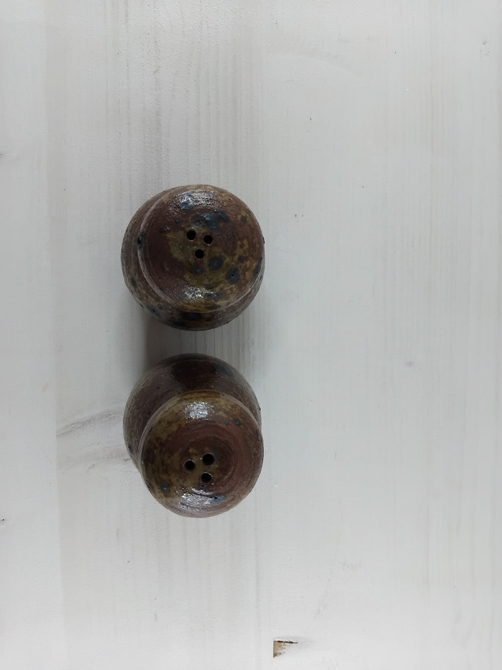 Set de salière et poivrier en grès pyrité