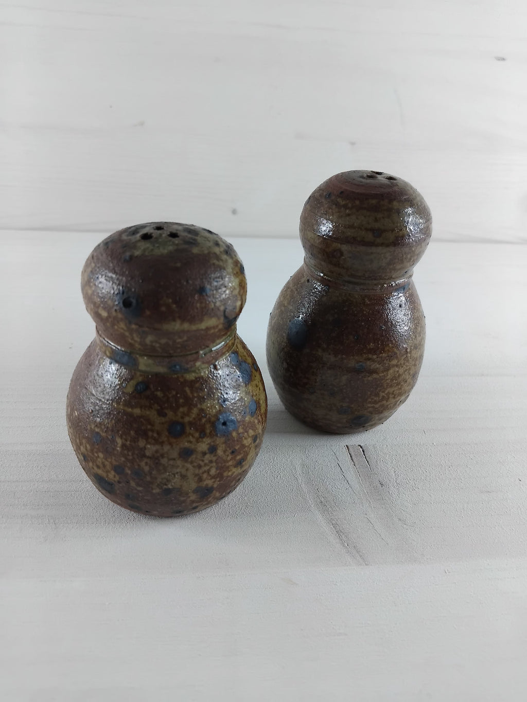 Set de salière et poivrier en grès pyrité