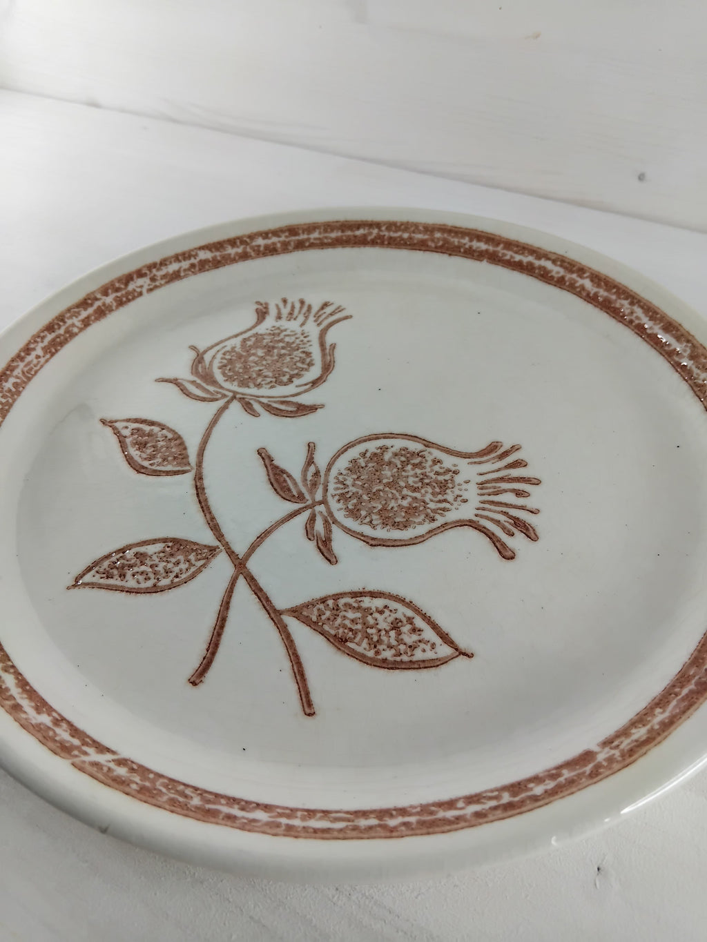 Assiette décor chardons