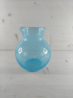 Petit pichet en verre bullé bleu clair