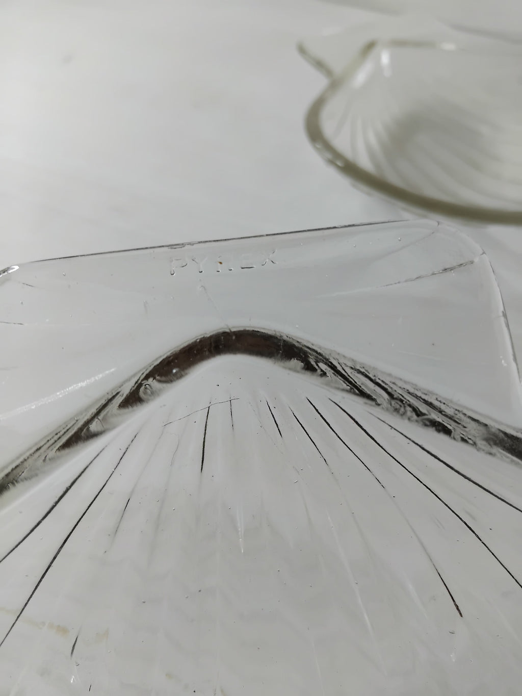Suite de 4 coupelles en forme de coquillage - Marque Pyrex