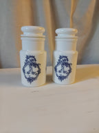 pots à pharmacie en verre opaline — Italie
